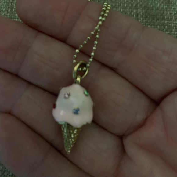 Adorable Ice Cream cone necklace - Picture 1 of 7